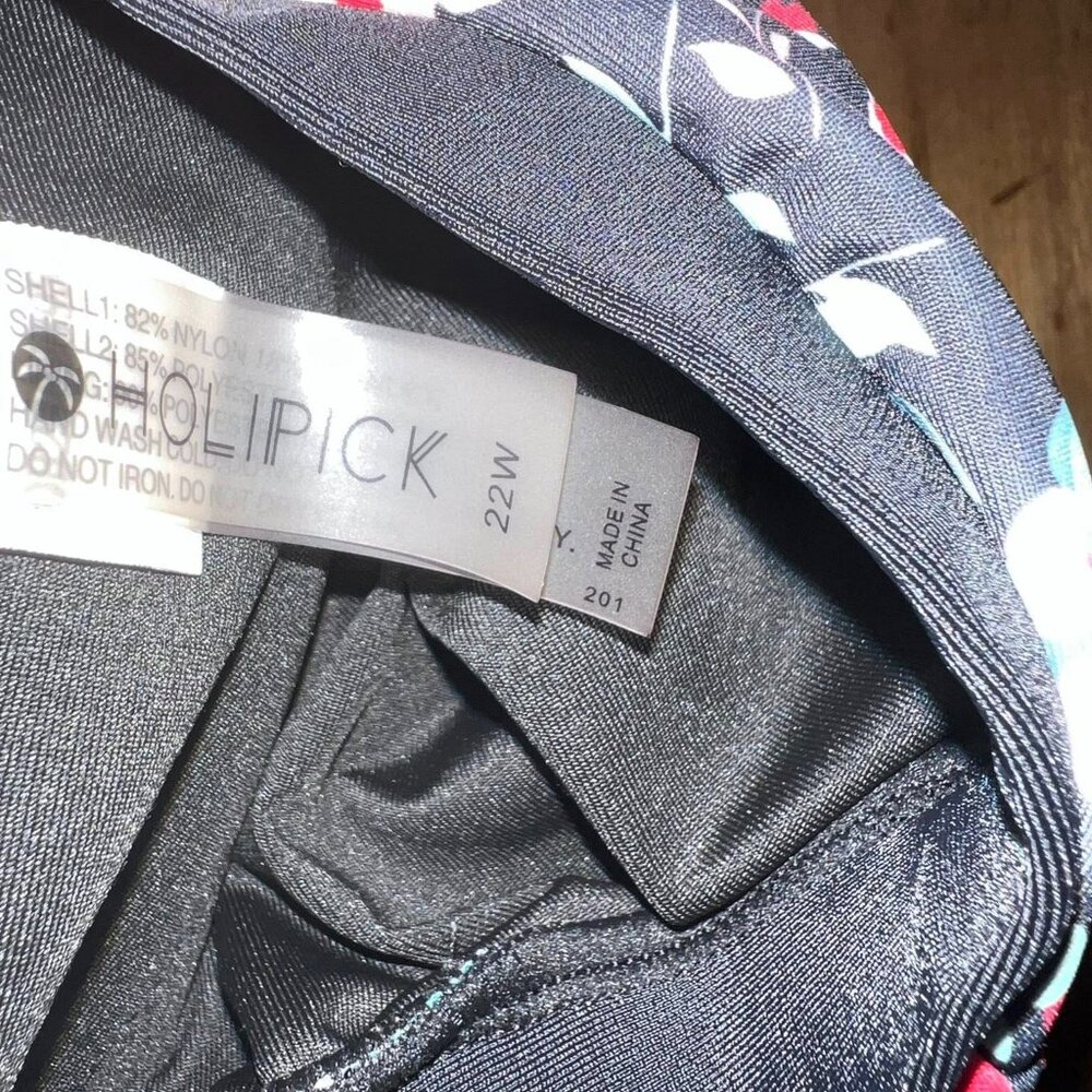 Size 22W - Holipick - Black and Floral Swim Top - Picture 2 of 7